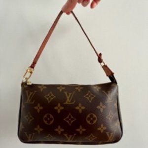 Louis Vuitton Monogram Accessoires Pochette